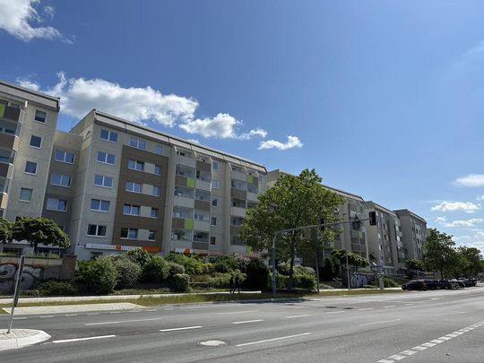 Bezugsfertige 3-Raum-Wohnung mit Balkon - Foto 1