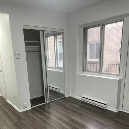 LEASE TRANSFER - STUDIO - 5 MINS FROM JEAN TALON METRO - ALL UTILITIES INCLUDED - $1025/M - Photo 4