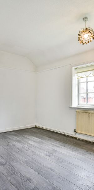 2 bedroom flat to rent Keston Avenue, Manchester, M9 - Photo 1