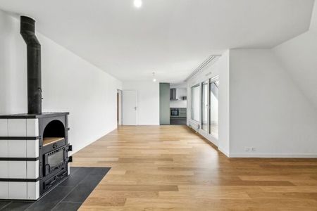 Fantastic apartment in the newly renovated attic (including free one-year parking rental) - Foto 3