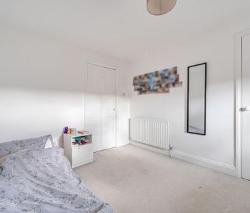 3 bedroom semi-detached house to rent - Photo 4