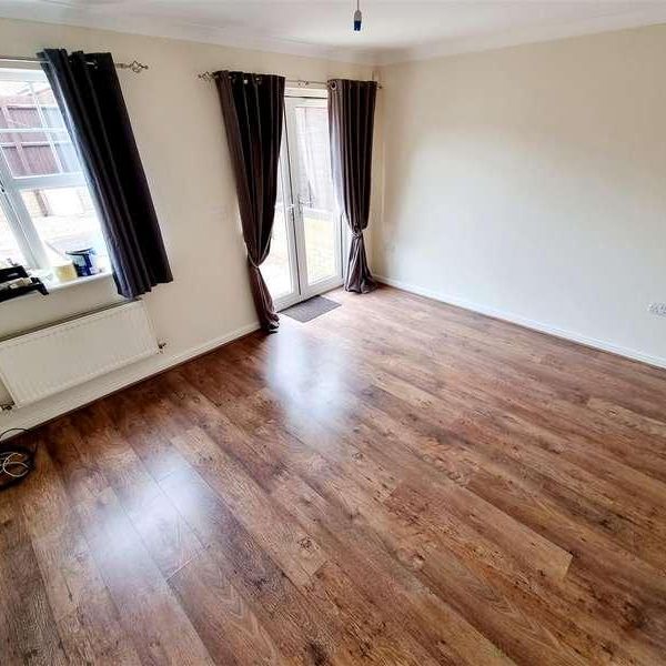 Windsor Road, Rushden, NN10 - Photo 1