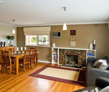 29 Toogoods Rise, Box Hill North. - Photo 4