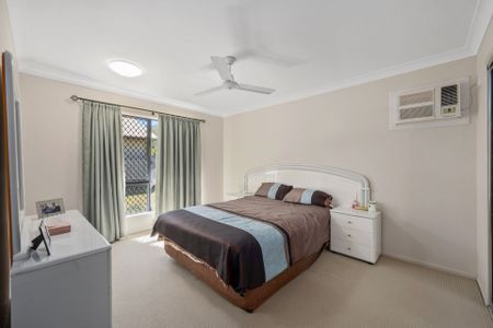 11 Strathburn Street, Mount Louisa - Photo 3