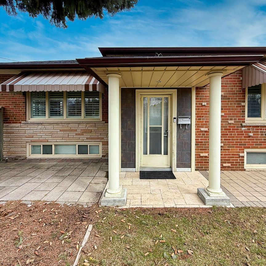 For Lease - 35 Hathway Drive, Toronto, Ontario - Photo 1
