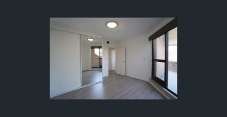 Spacious 2 bedroom air conditioning unit with floor board - Photo 3