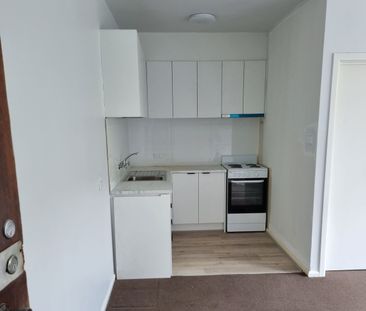 Ideally Located Flat - Photo 5