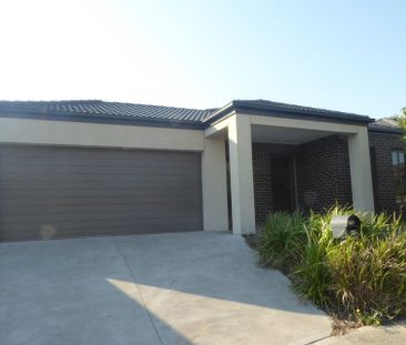 8 Morfesse Street, South Morang. - Photo 1