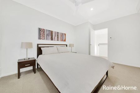 SPACIOUS FURNISHED 3 BED TOWNHOUSE CLOSE TO THE CBD! - Photo 5