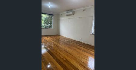 Freshly painted home, in McKinnon school zone - Photo 4