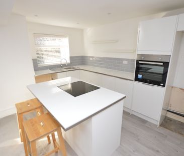 2 Bedroom FIrst Floor Flat - Photo 4