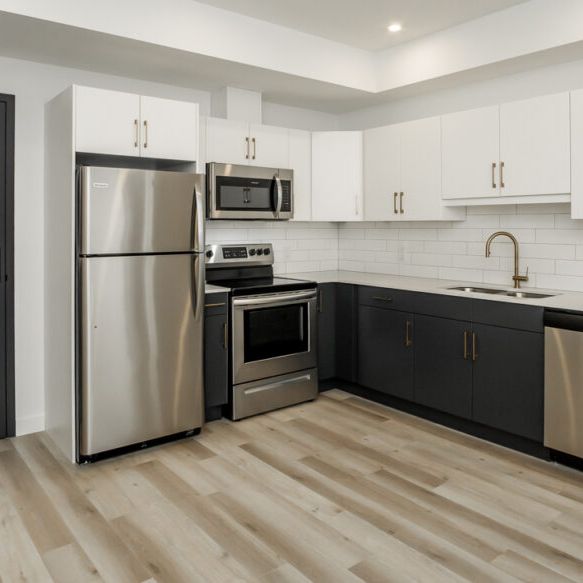 Kingston: Gold Accents – 710 Westminster, Winnipeg, MB - Photo 1