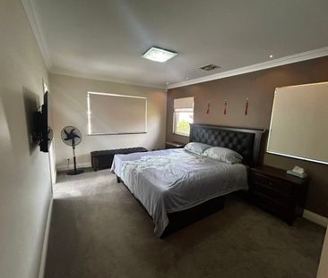 Stylish Family Living in a Prime East Victoria Park Location - 62C ... - Photo 5