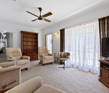 Charming Family Home with Solar & Energy Savings - Photo 2