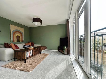 3 bedroom semi-detached house to rent - Photo 2