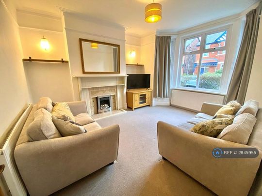 3 bedroom semi-detached house to rent - Photo 1