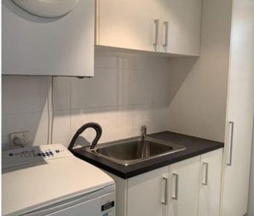 East Perth - Photo 4