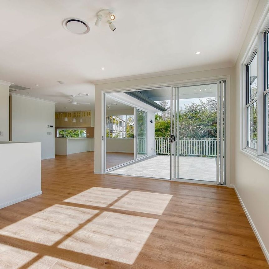 Hamptons Style Family Home - Photo 1