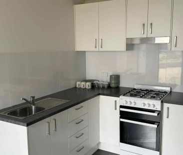 Renovated 1 Bedroom Granny Flat in a Quiet & Private Location - Photo 6