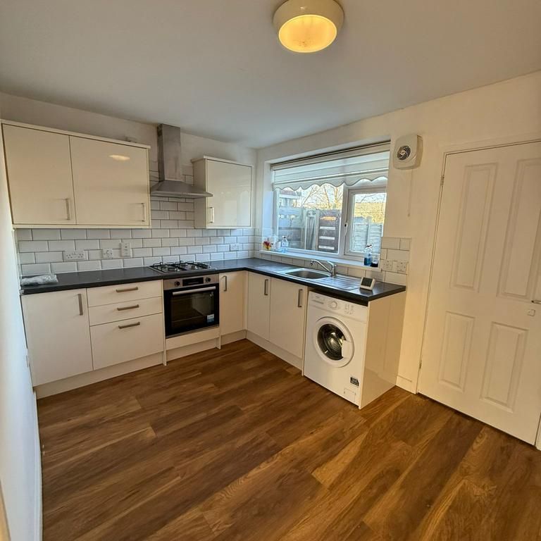 3 bedroom terraced house to rent - Photo 1