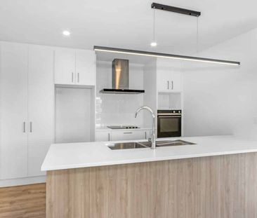 Brand New Four Bedroom Family Home! - Photo 1