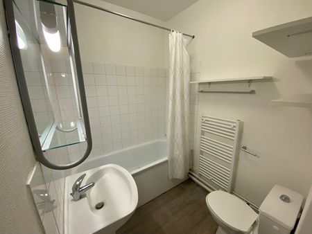 À LOUER – Studio de 35 m², Rue Michel Servet – PORT DE LILLE réf 776-001 - Photo 3