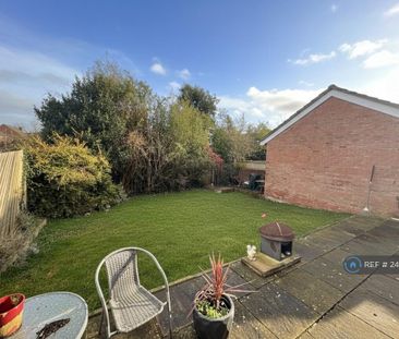 3 bedroom detached house to rent - Photo 3