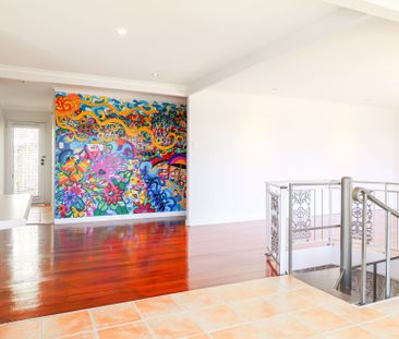 A HIDDEN GEM IN WEST GLADSTONE - STUNNING VIEWS, UNMATCHED CHARACTER! - Photo 3