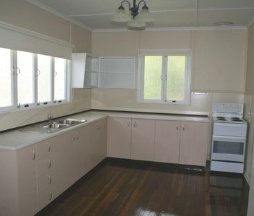 2 Perrett Street, 4304, Bundamba Qld - Photo 6