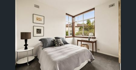 Spacious Private Apartment with Natural Light - Photo 2