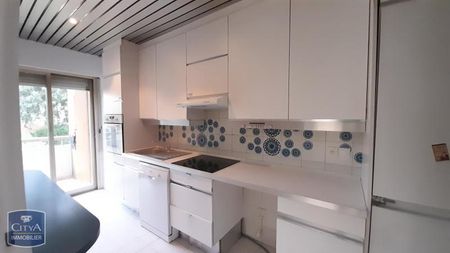 Location Appartement 3 pièces 97m² LE CANNET 06110 - Photo 3