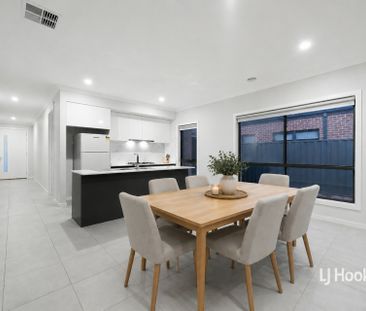 2 Irvine Avenue, Strathtulloh VIC, Belconnen - Photo 2