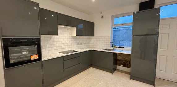 2 bedroom terraced house to rent - Photo 2