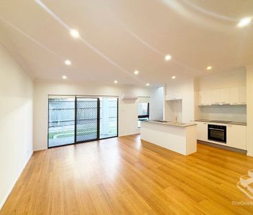 Sleek, Low-Maintenance Living in the Heart of Parkinson - Photo 1