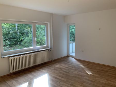 Prima Erdgeschosswohnung mit 3-Zimmern, Balkon und neuem Badezimmer in Lüdenscheid Worth-Honsel - Photo 2
