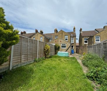 Tonge Road, Sittingbourne. ME10 - Photo 3