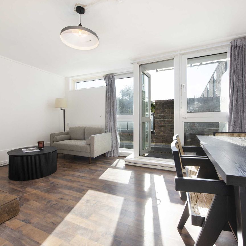 Oakley Square, Camden, NW1, London - Photo 1