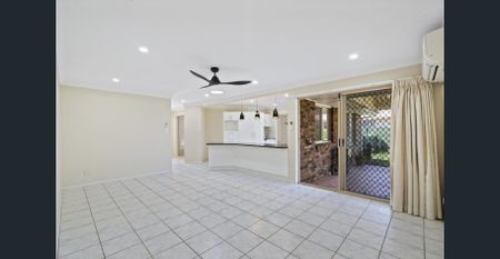 “Cleveland Gem – Perfect for Families & Entertaining” - Photo 2