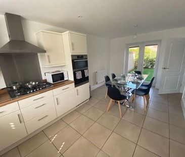 1 bedroom in a house share to rent - Photo 3