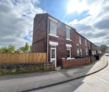 3 bedroom end of terrace house to rent - Photo 1