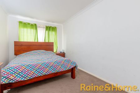 Spacious Family Home - Photo 5