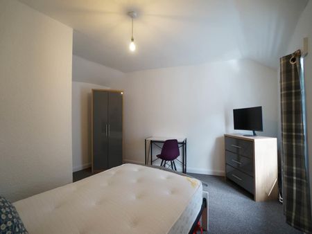 31 Fron Square - Photo 2