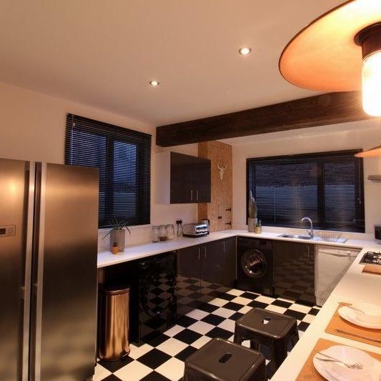 4 bedroom house to rent - Photo 1