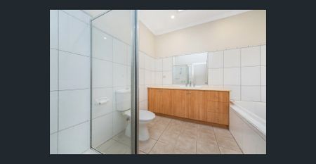 Spacious & Peacefully Positioned Villa in Prime Hadfield Location - Photo 4