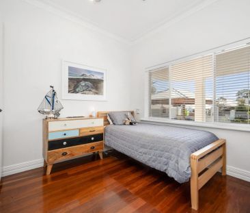 UNFURNISHED: Stunningly Renovated & Available NOW! - Photo 6