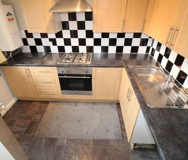 East Park Road, Blackburn. Lancs. BB1 8DW - Photo 4