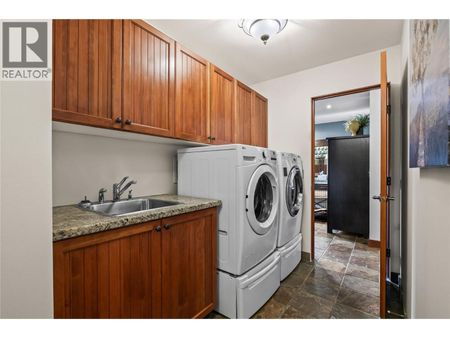 Executive Family Home in Crawford Estates - Photo 5