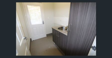 4 Bedroom 4 BATHROOM - Photo 4