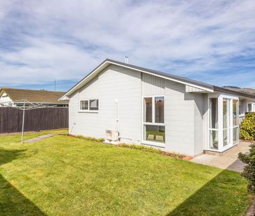 Modern two-bedroom townhouse in Hoon Hay! - Photo 2