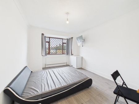 5 Bed Terraced House, Harringay Gardens, N8 - Photo 3